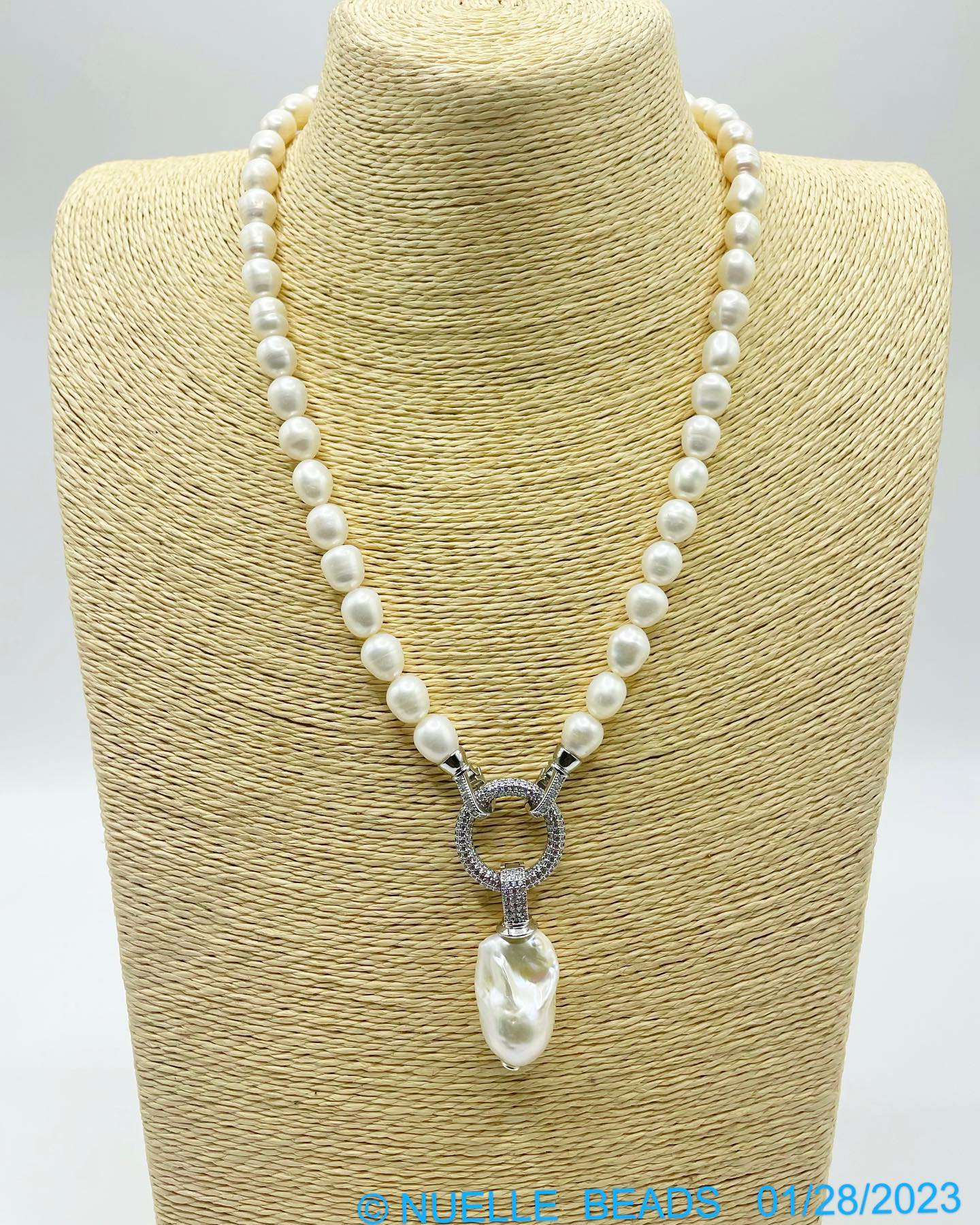 Pearl Necklace with baroque pearl pendant